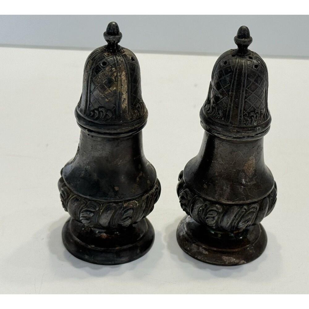 Salt Pepper Shakers Set of 2 Antique Wm Rogers Vintage 3851 Silverplate